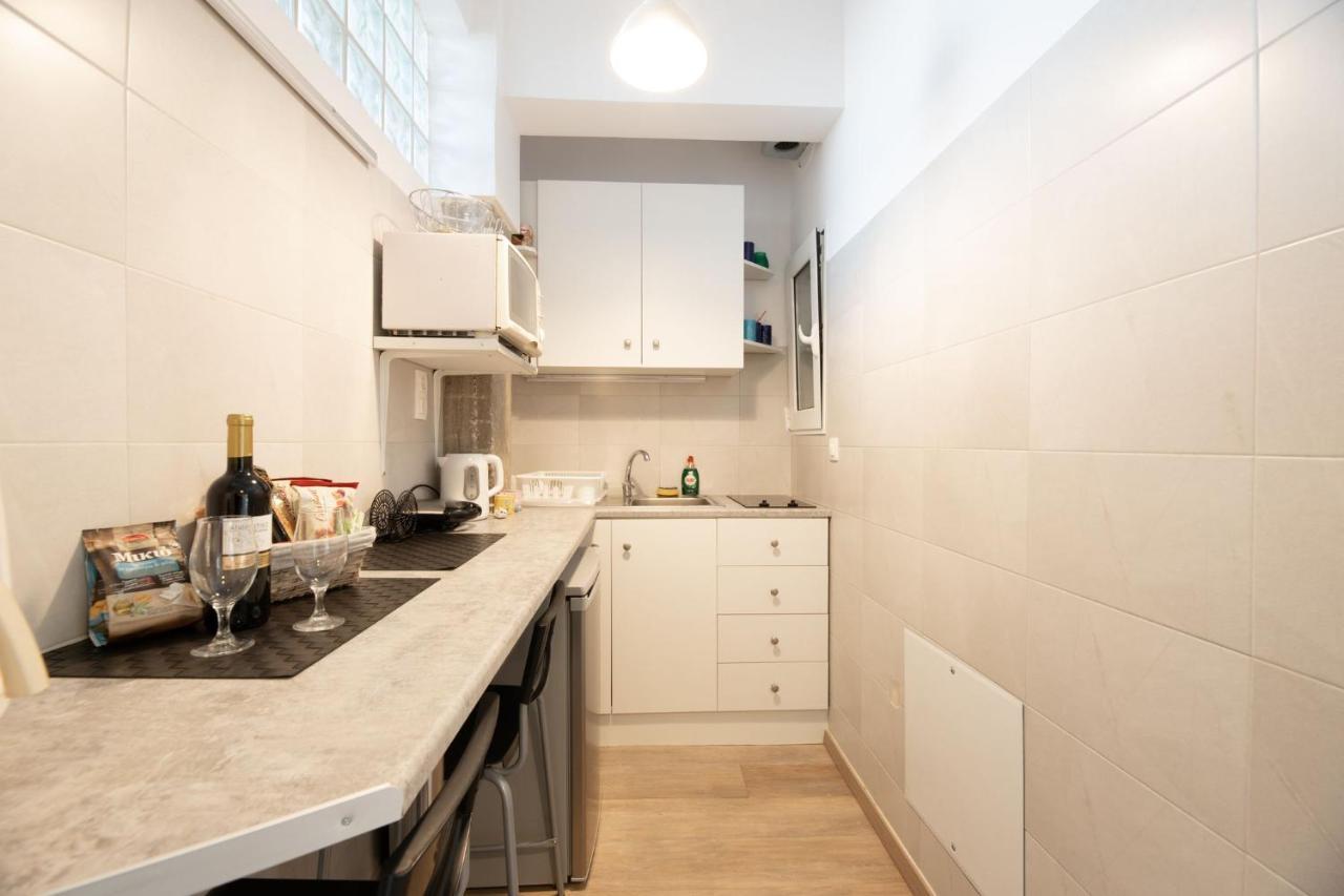 Renovated Lovely Apartment Near To Acropolis Atenas Exterior foto